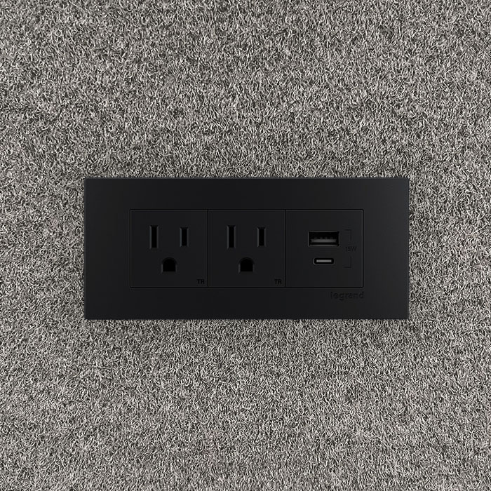 SPACE PODS WALL PLUG